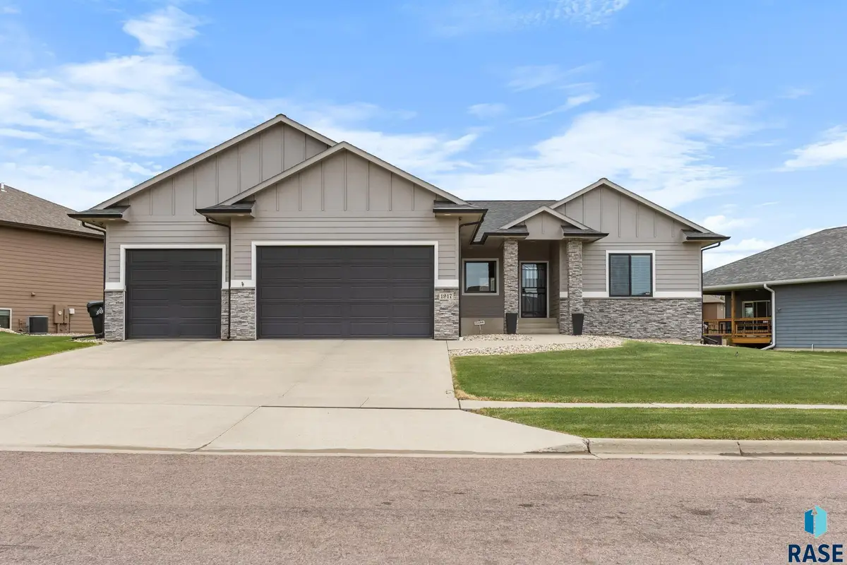 1917 S Firefly Dr, Sioux Falls, SD 57110 - #1