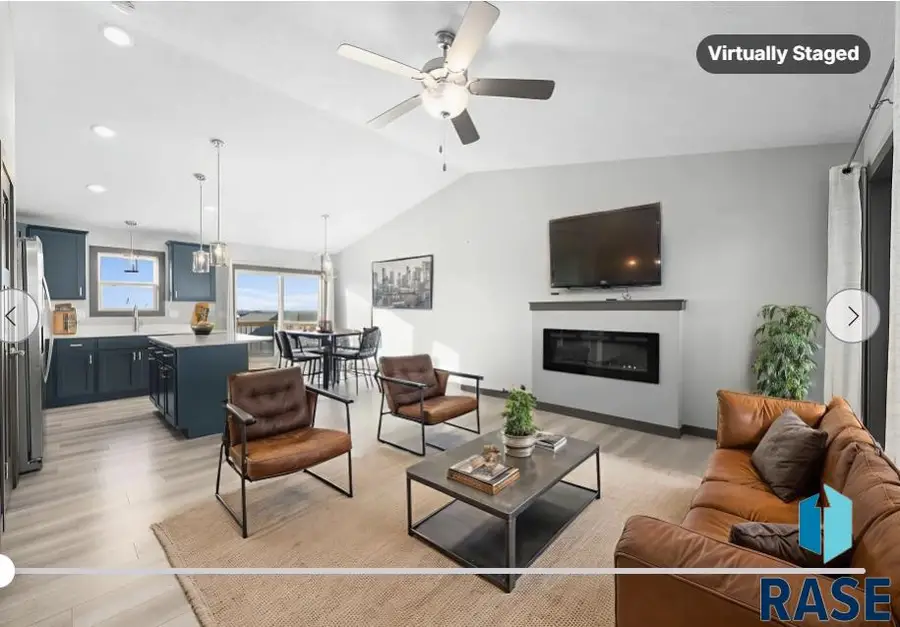 1709 E 71st St N, Sioux Falls, SD 57104 - #2