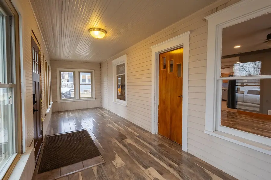 102 S Vandemark Ave, Hartford, SD 57033 - #3