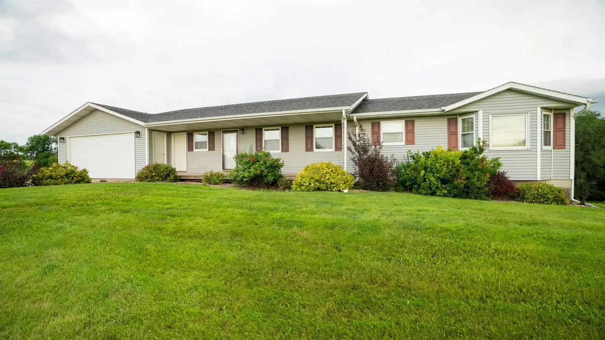 105 Buds Ave, Yankton, SD 57078 - #1