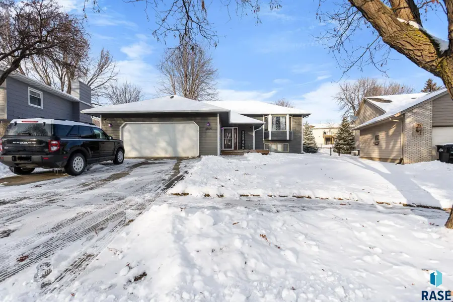4804 E Blueridge Dr, Sioux Falls, SD 57110 - #2