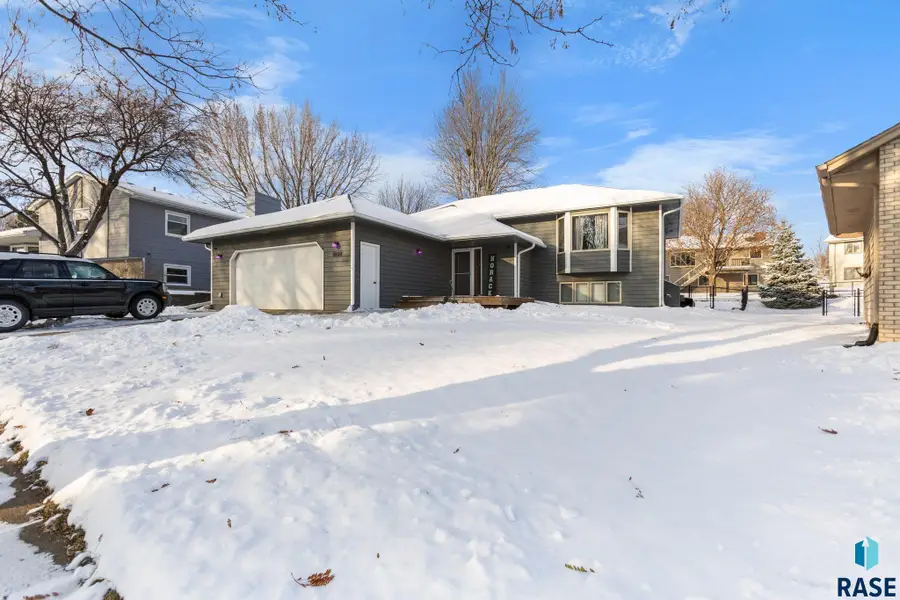 4804 E Blueridge Dr, Sioux Falls, SD 57110 - #3