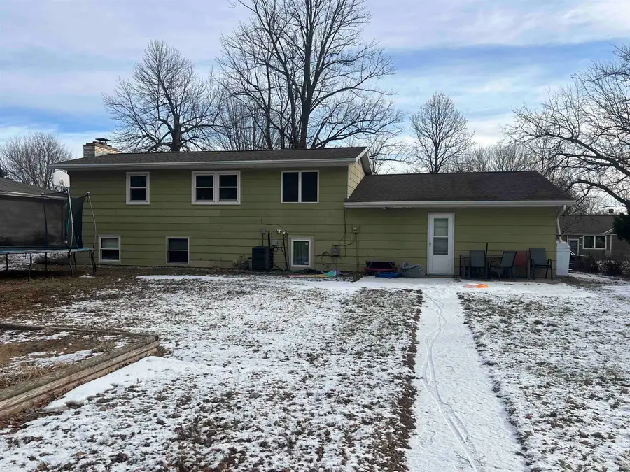 1009 N Elm St, Luverne, MN 56156 - #3