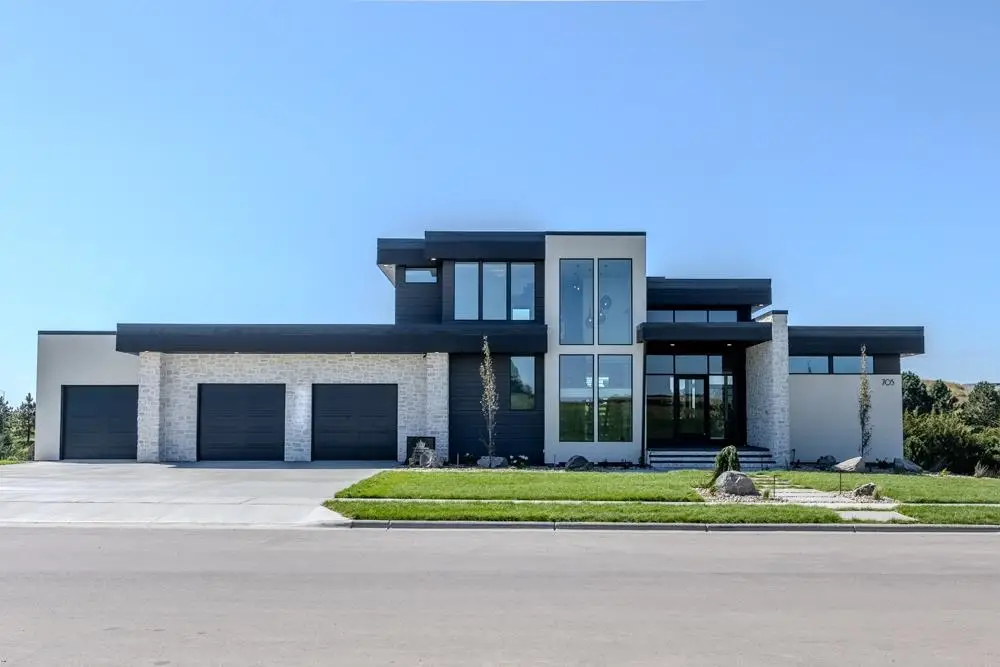 705 N Sanctuary Dr, Sioux Falls, SD 57110 - #1