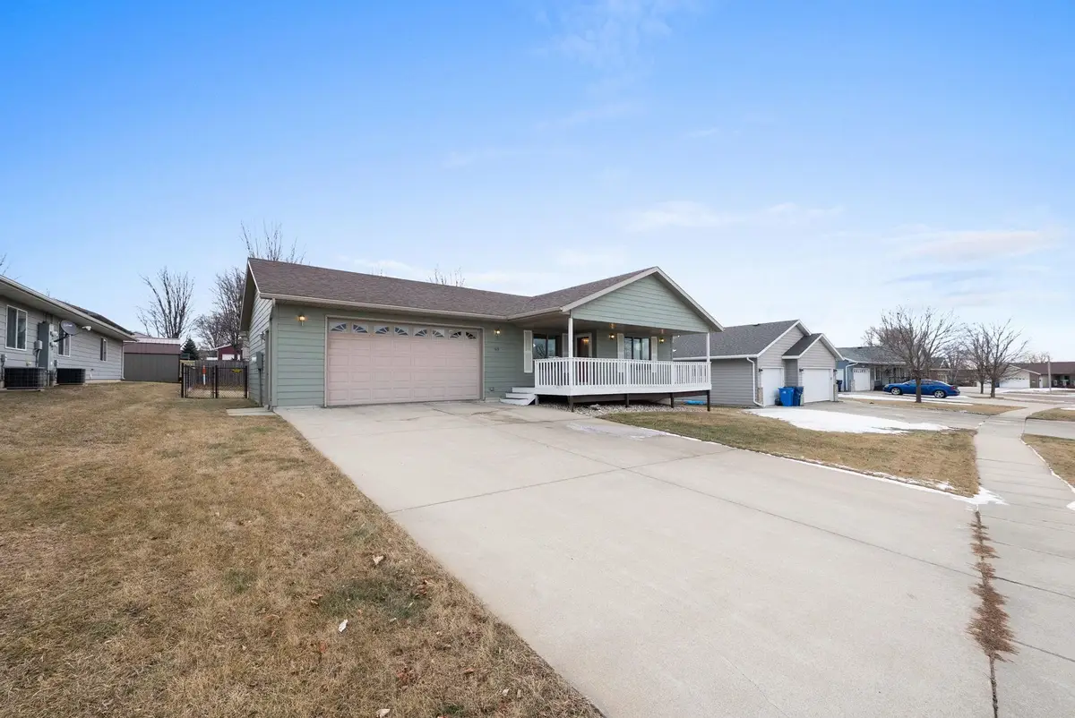 912 Pepper Ridge Rd, Dell Rapids, SD 57022 - #1