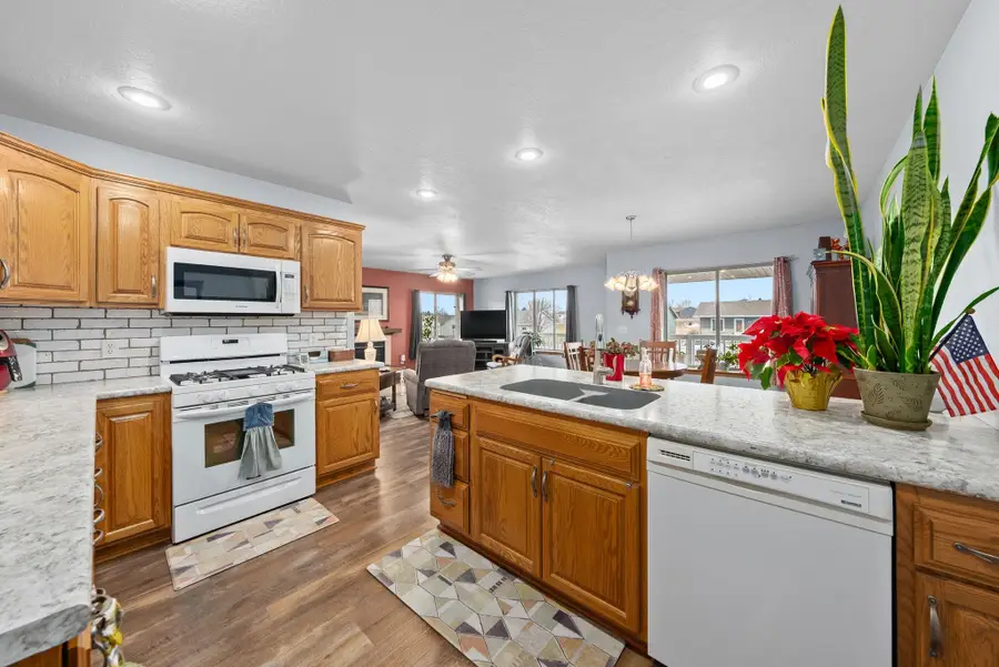 912 Pepper Ridge Rd, Dell Rapids, SD 57022 - #3