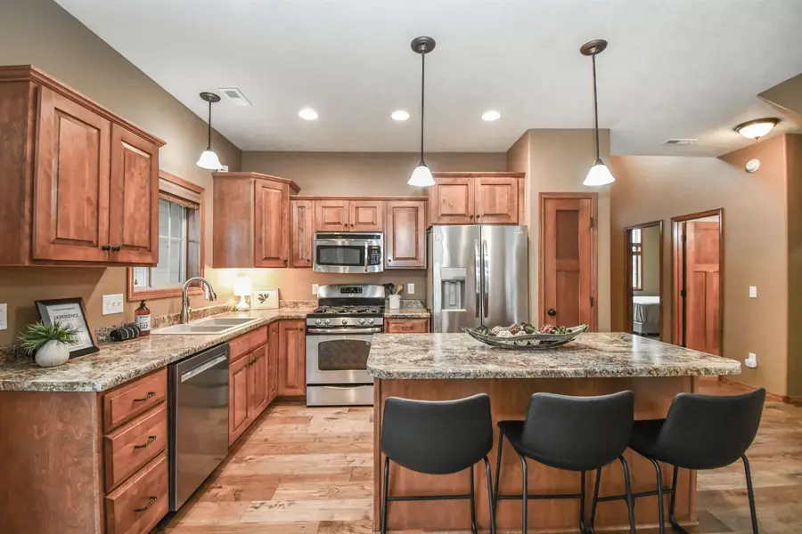 2512 E Winston Cir, Sioux Falls, SD 57108 - #2