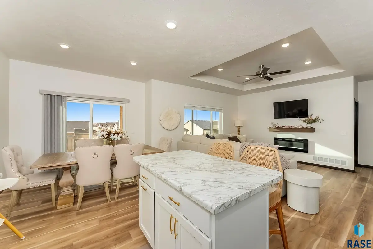 7821 E 44th St, Sioux Falls, SD 57110 - #1