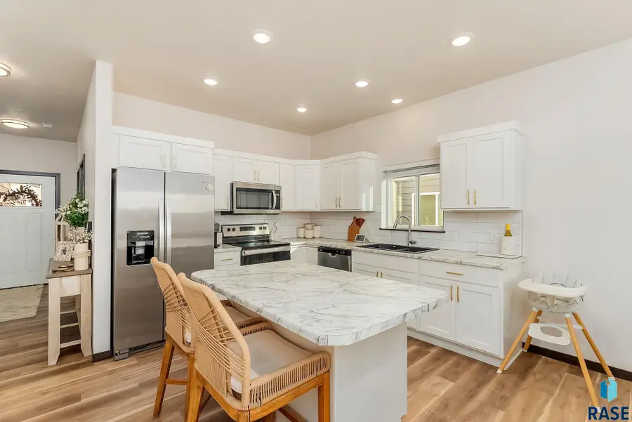 7821 E 44th St, Sioux Falls, SD 57110 - #3