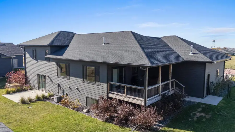 410 S 6th St, Baltic, SD 57003 - #2