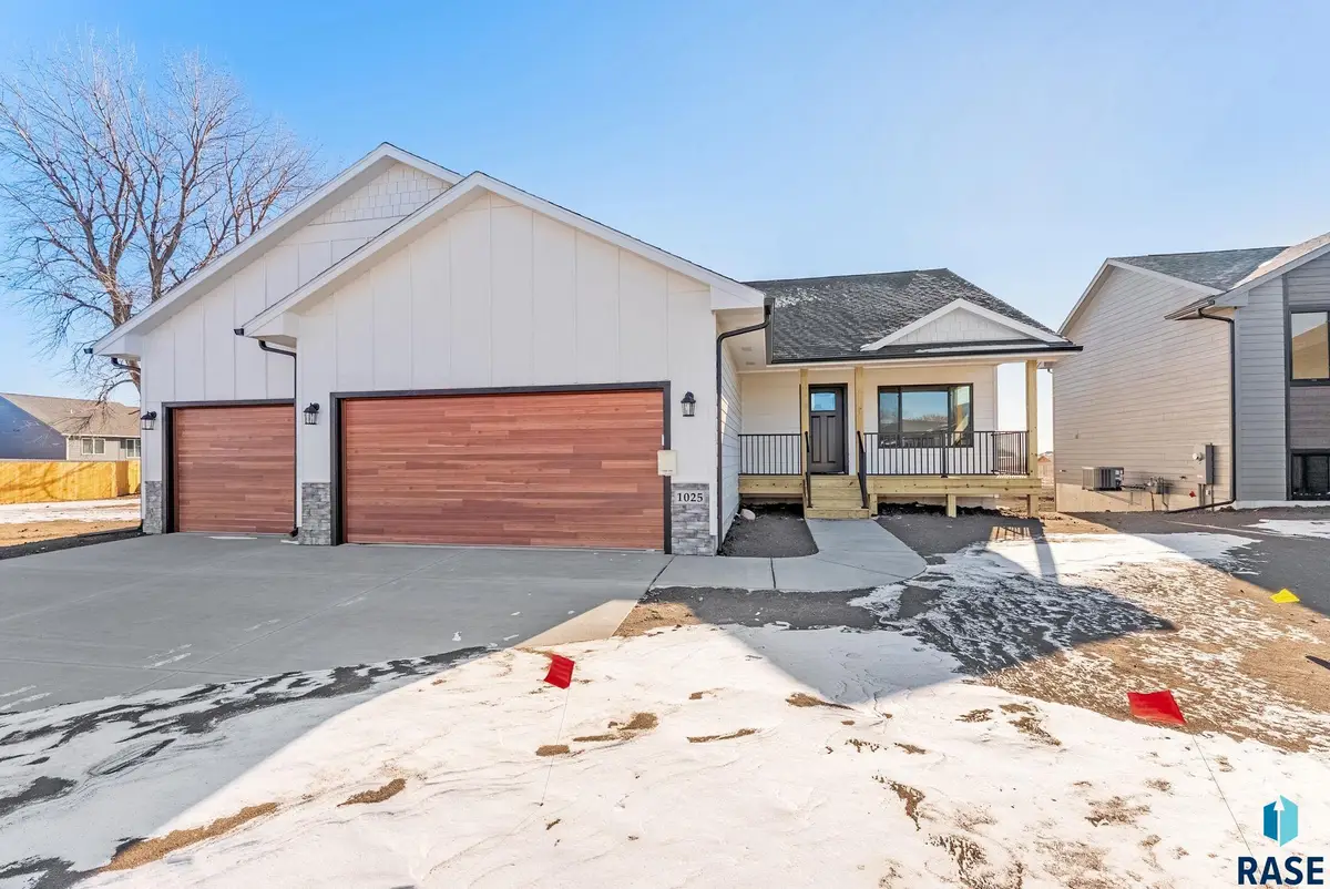1025 E Fannings St, Tea, SD 57064 - #1