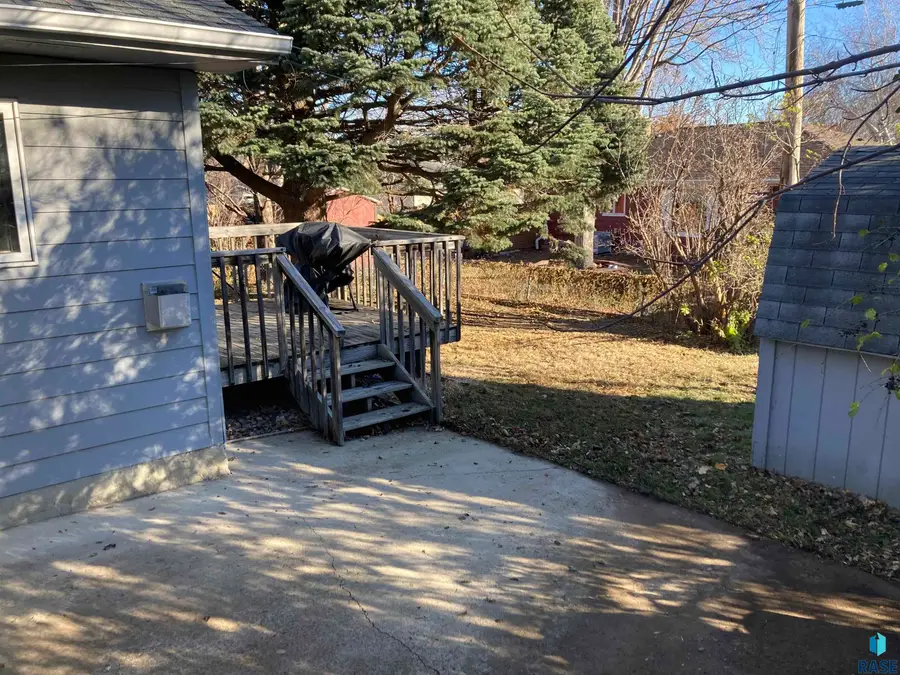 2104 S Holly Ave, Sioux Falls, SD 57105 - #3