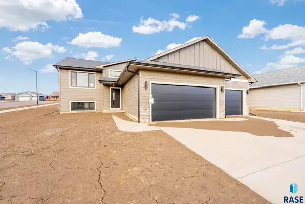 901 N Independent St, Lennox, SD 57039