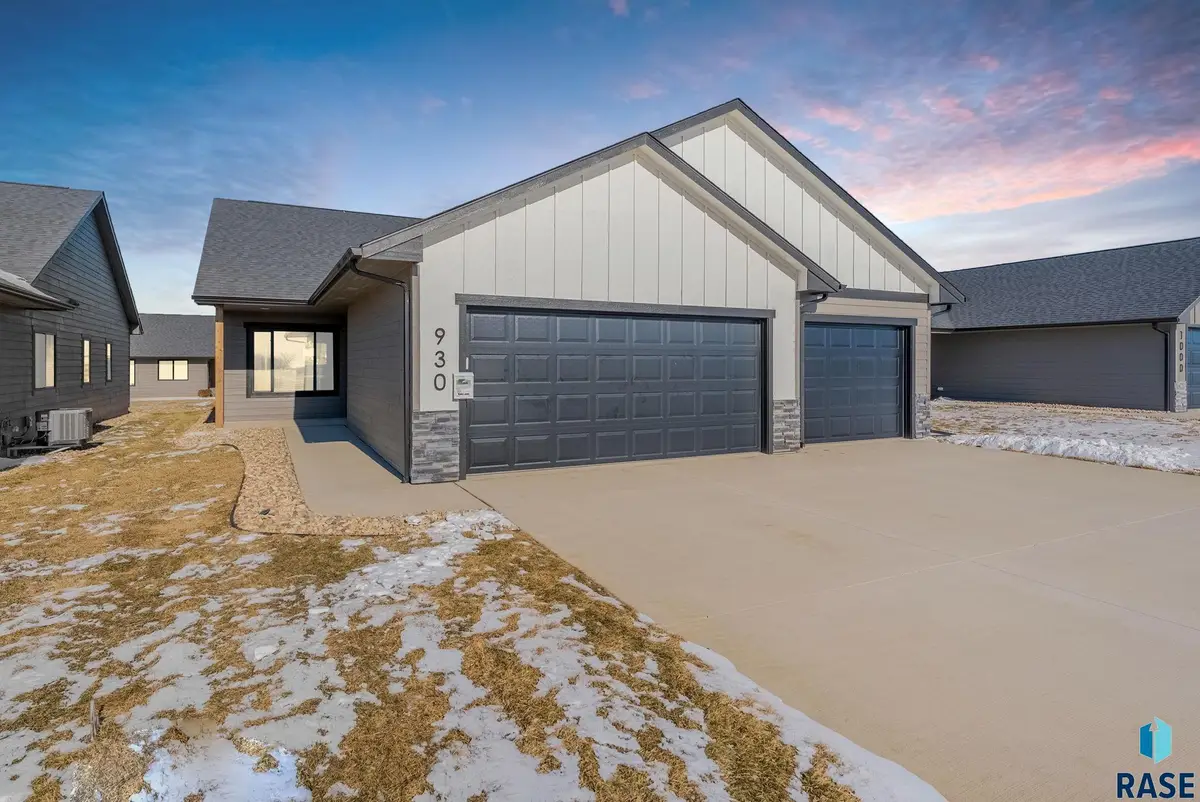 930 E Dutch St, Tea, SD 57064 - #1