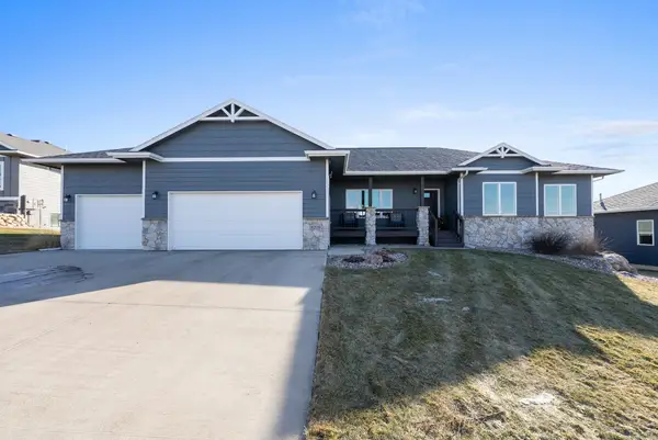 8209 E Willow Leaf St, Sioux Falls, SD 57110