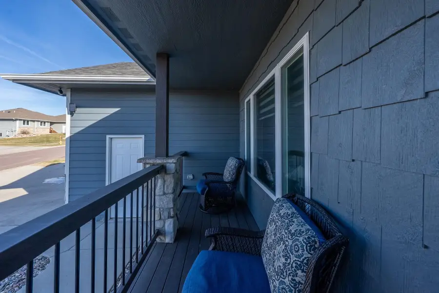 8209 E Willow Leaf St, Sioux Falls, SD 57110 - #2
