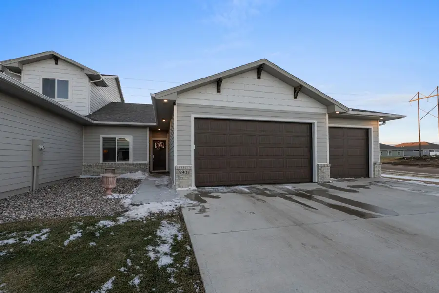 5901 S Spirea Ave, Sioux Falls, SD 57108 - #2
