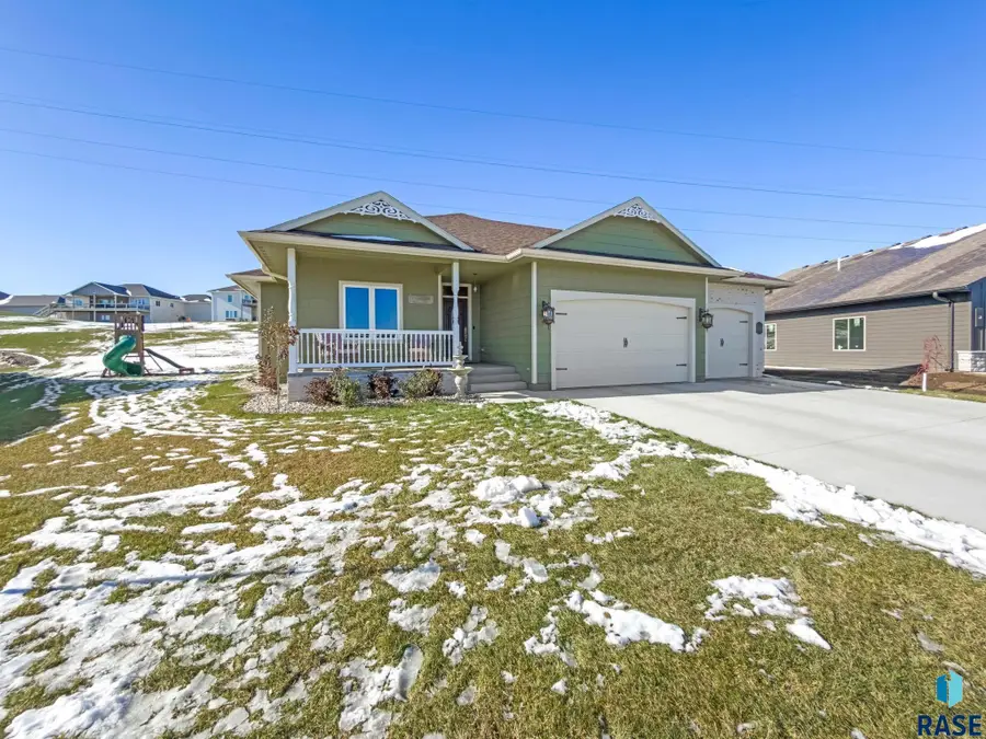 821 N Sylvan Dr, Sioux Falls, SD 57110 - #3