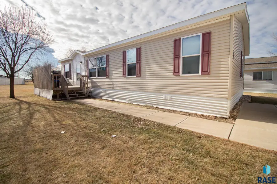 5652 W Meridian Pl, Sioux Falls, SD 57108 - #2