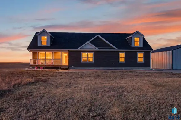 46098 274th St, Chancellor, SD 57015