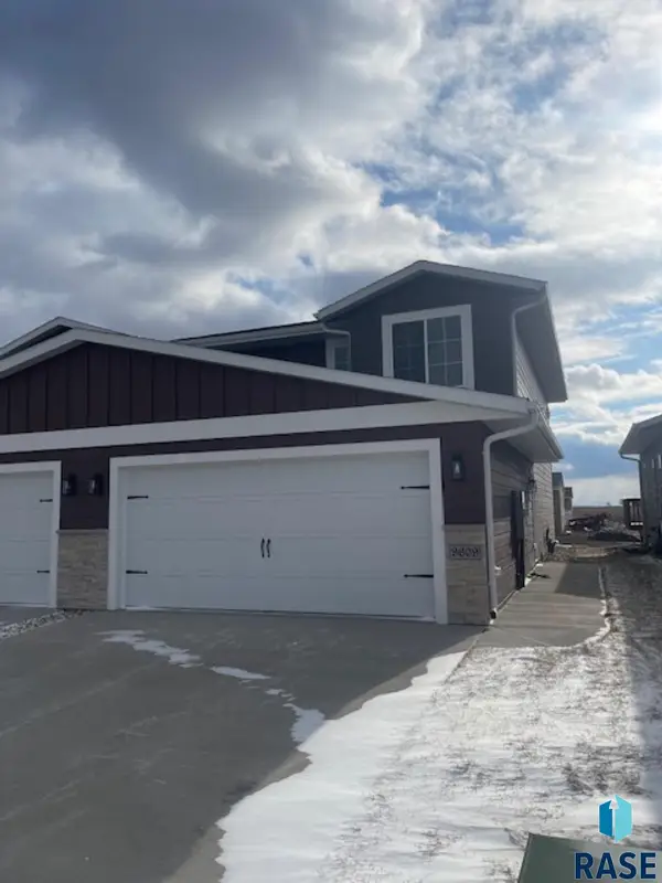 9609 W Tunis Dr, Sioux Falls, SD 57106