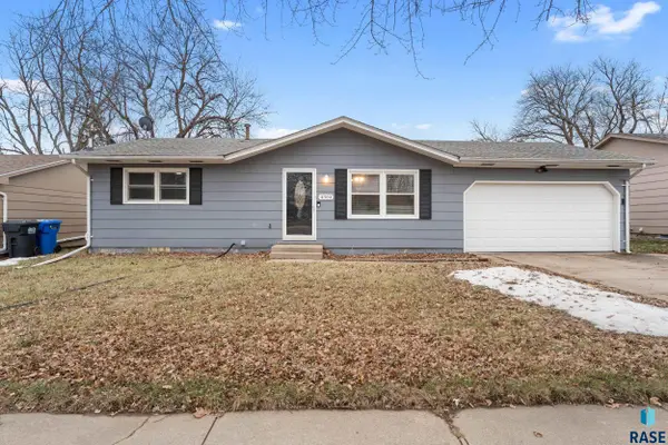 4304 E Walker Way, Sioux Falls, SD 57103