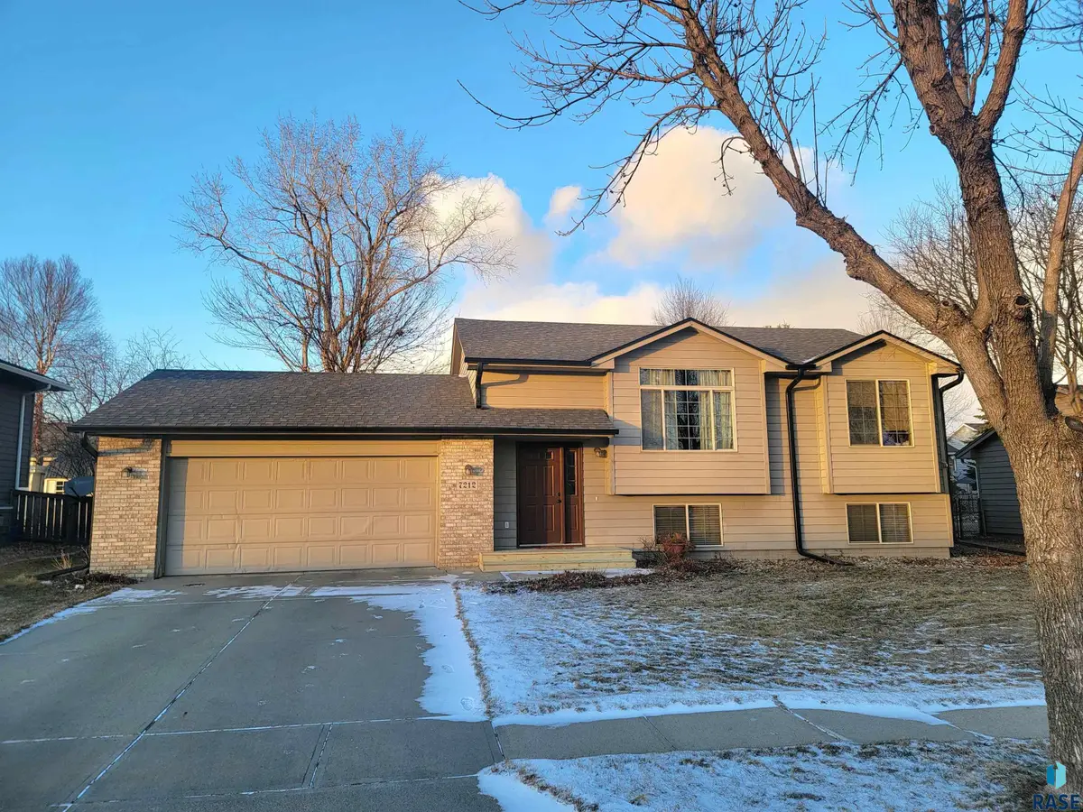 7212 W Strabane St, Sioux Falls, SD 57106 - #1