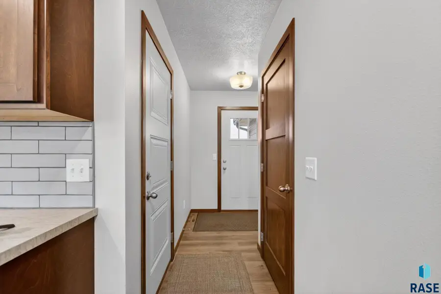 4247 Knob Hill Ct, Sioux Falls, SD 57107 - #3