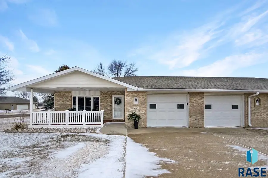 603 W 7th St, Dell Rapids, SD 57022 - #2