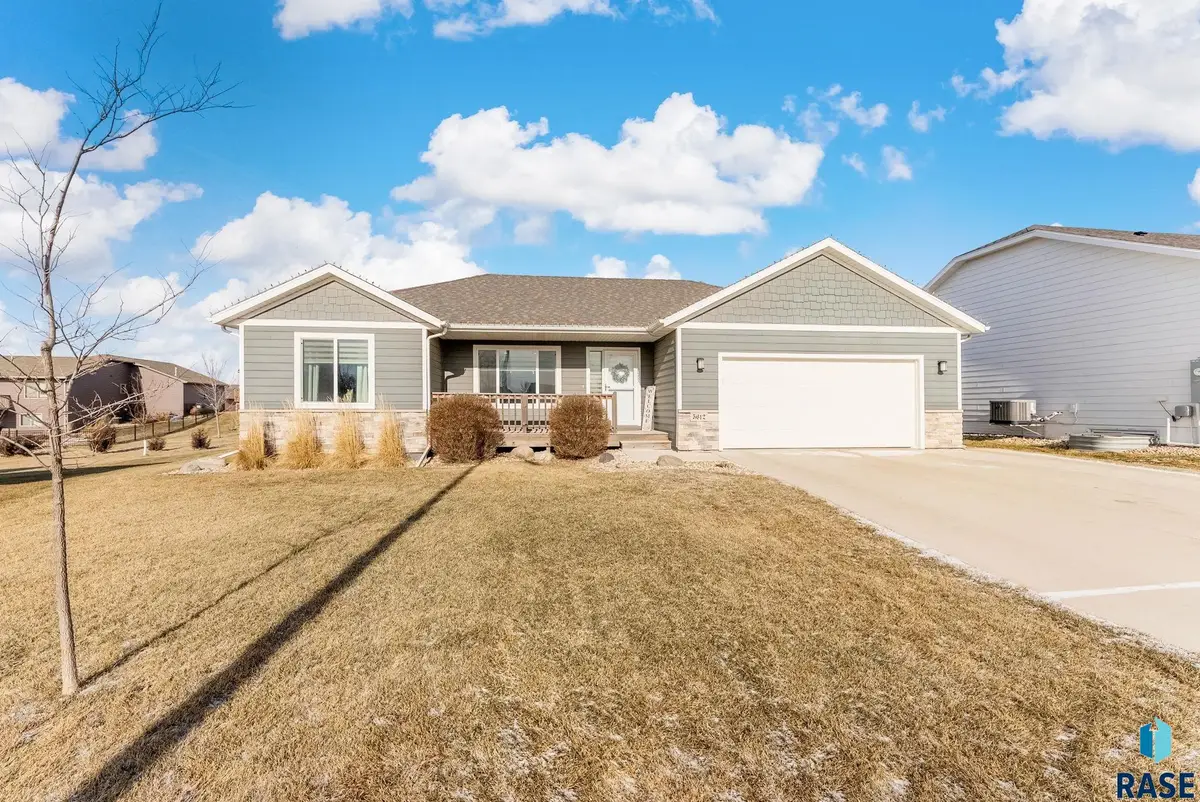 5612 W Holbrook Cir, Sioux Falls, SD 57107 - #1