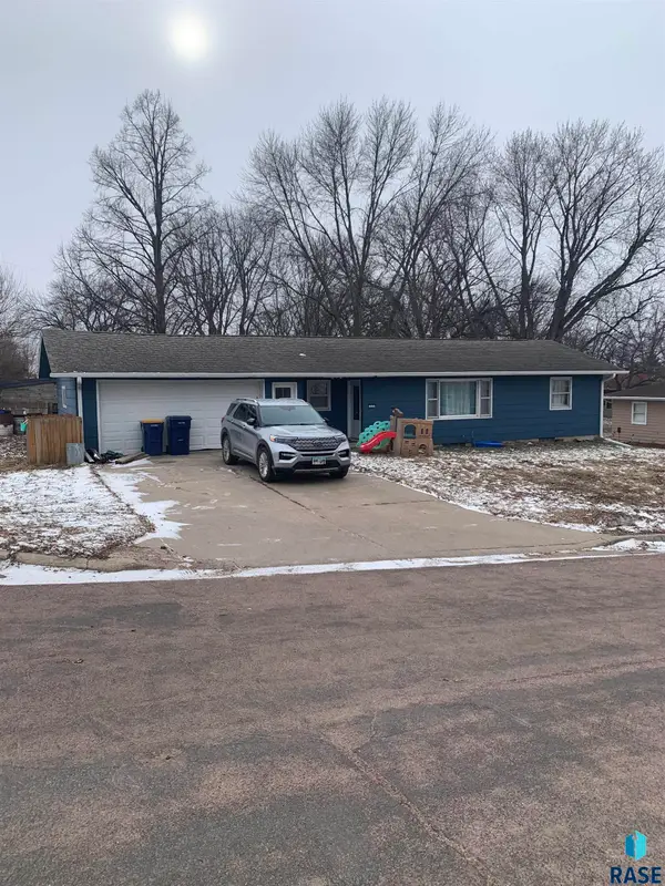 315 Morefield Ave, Baltic, SD 57003
