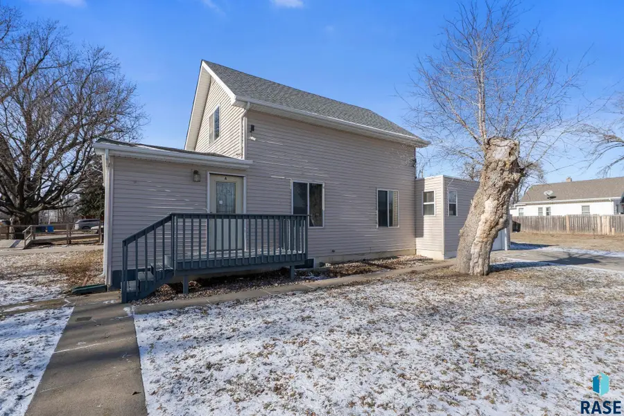 1412 E Russell St, Sioux Falls, SD 57103 - #3