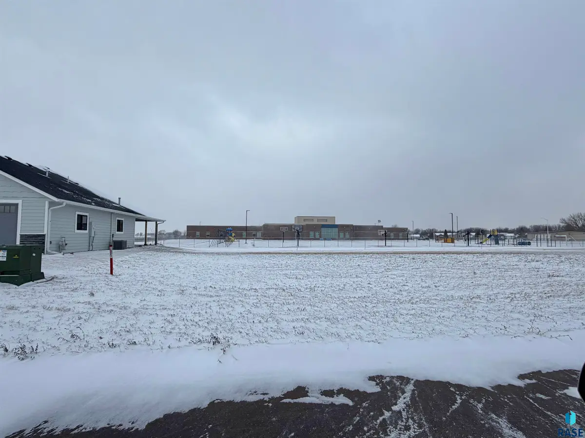 805 S Limestone Ave, Tea, SD 57064 - #1