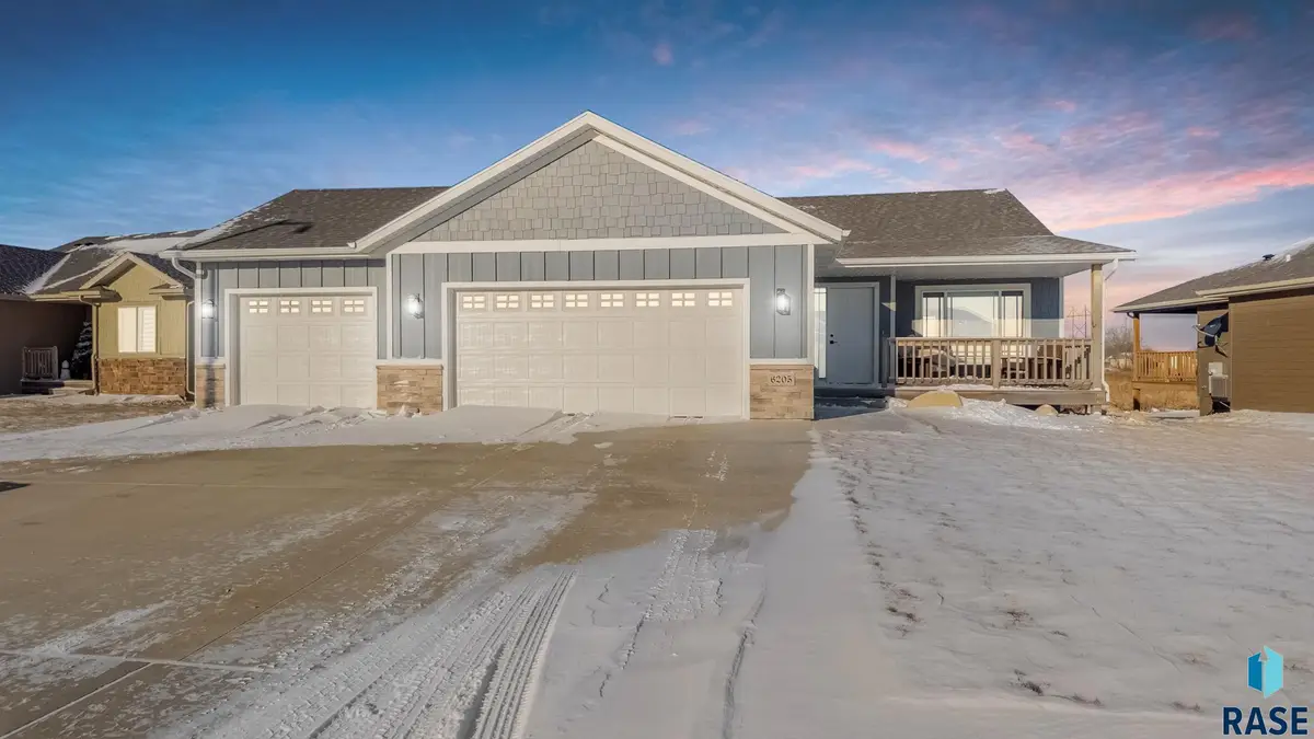 6205 S Dublin Ave, Sioux Falls, SD 57106 - #1