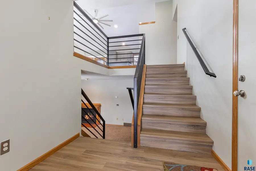 2709 Kaystone Dr, Sioux Falls, SD 57103 - #2