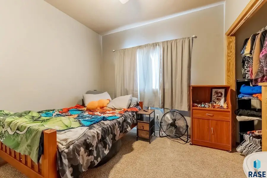 6400 S Crane Ave, Sioux Falls, SD 57108 - #3