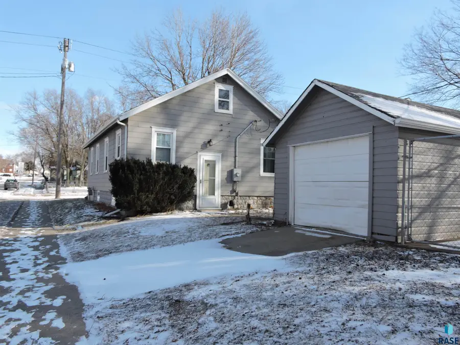 719 N Sherman Ave, Sioux Falls, SD 57103 - #3