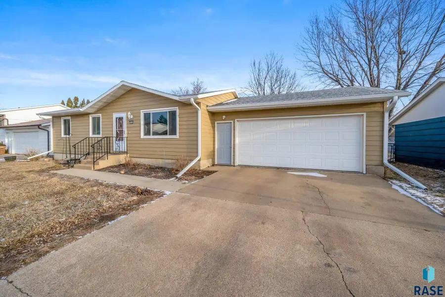 4424 W Mesa Pass, Sioux Falls, SD 57106 - #2