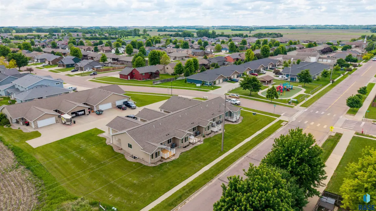 2514 E Augusta St, Brandon, SD 57005 - #1