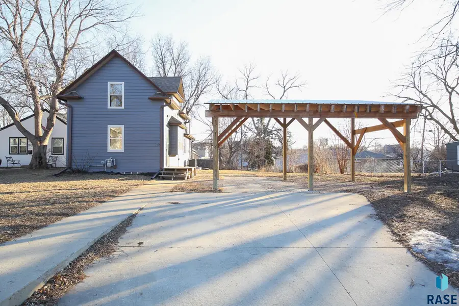 1914 S Duluth Ave, Sioux Falls, SD 57105 - #3