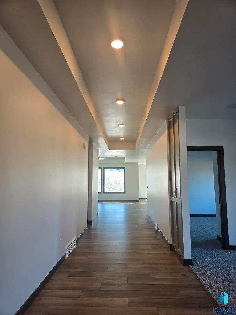 825 N Sylvan Dr, Sioux Falls, SD 57110 - #3