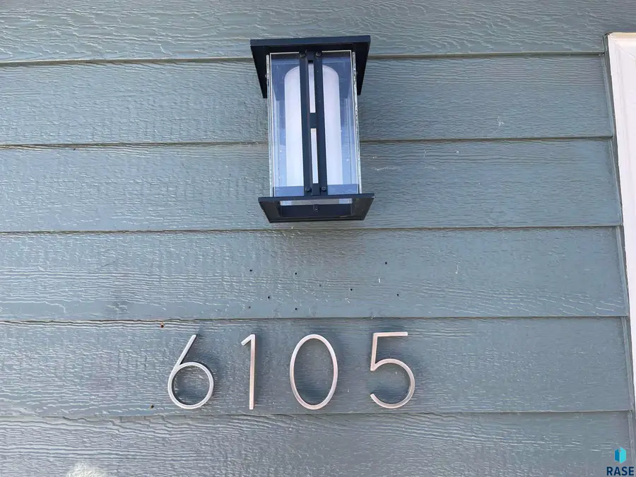 6105 S Aaron Ave, Sioux Falls, SD 57106 - #3