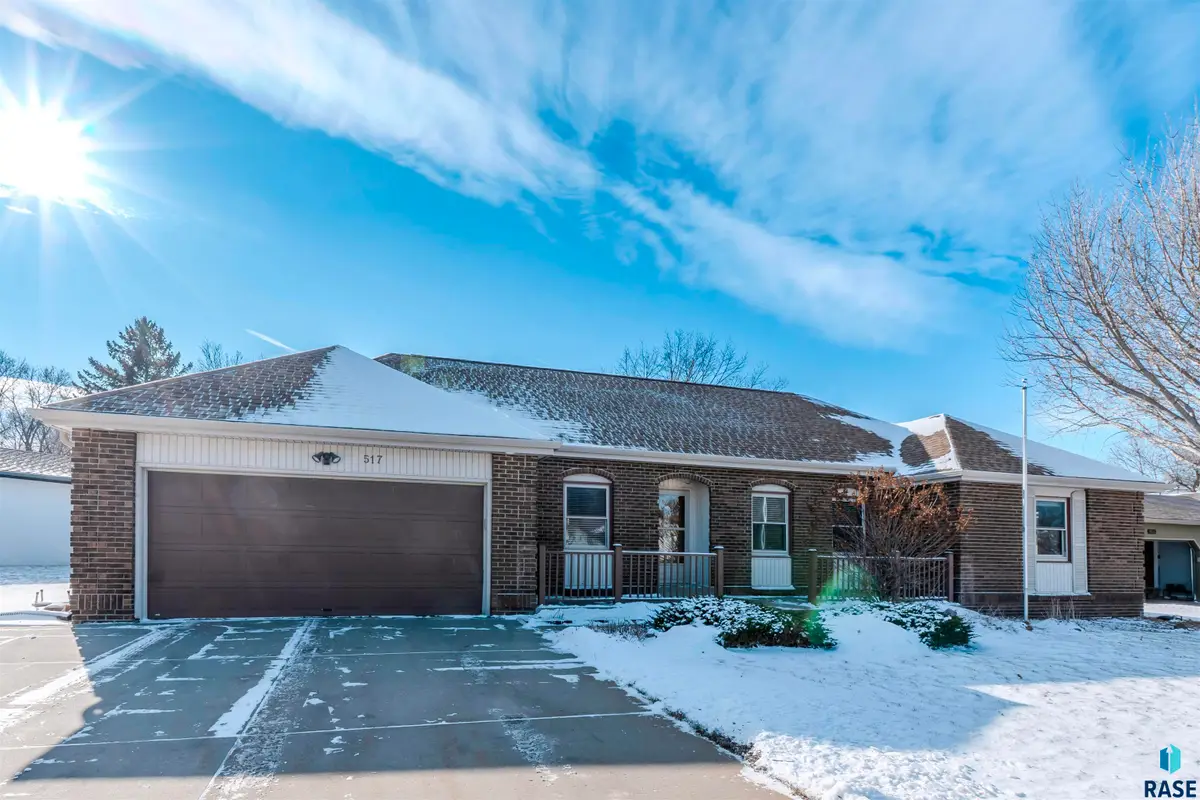 517 E Lotta St, Sioux Falls, SD 57105 - #1