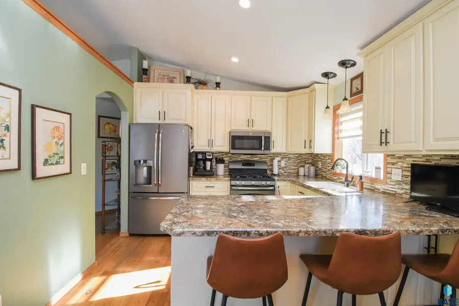 5401 S Mandy Ave, Sioux Falls, SD 57106 - #2