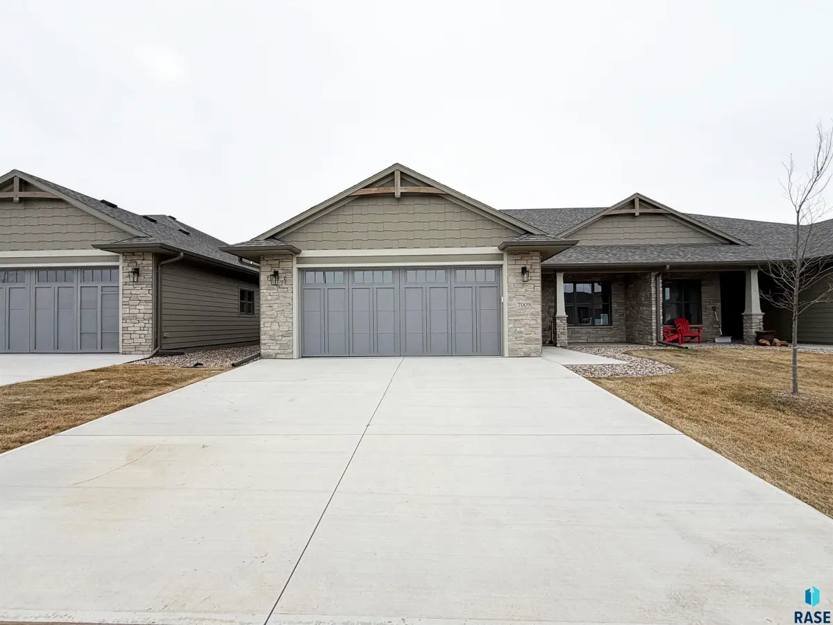 7009 E Copper Stone Cir, Sioux Falls, SD 57110 - #1