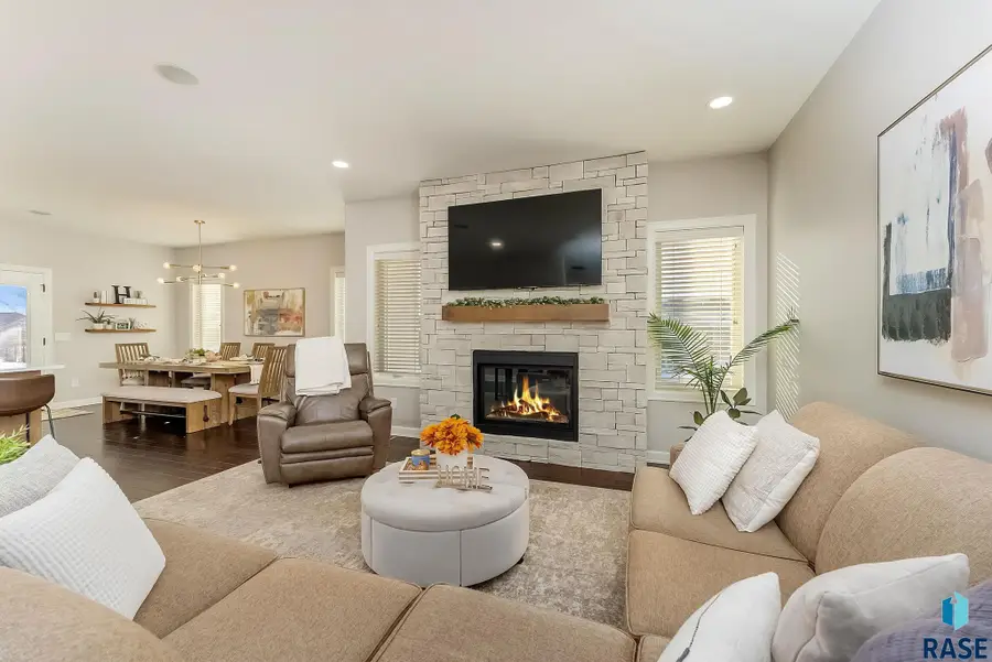 6301 E Jasper Cir, Sioux Falls, SD 57110 - #3