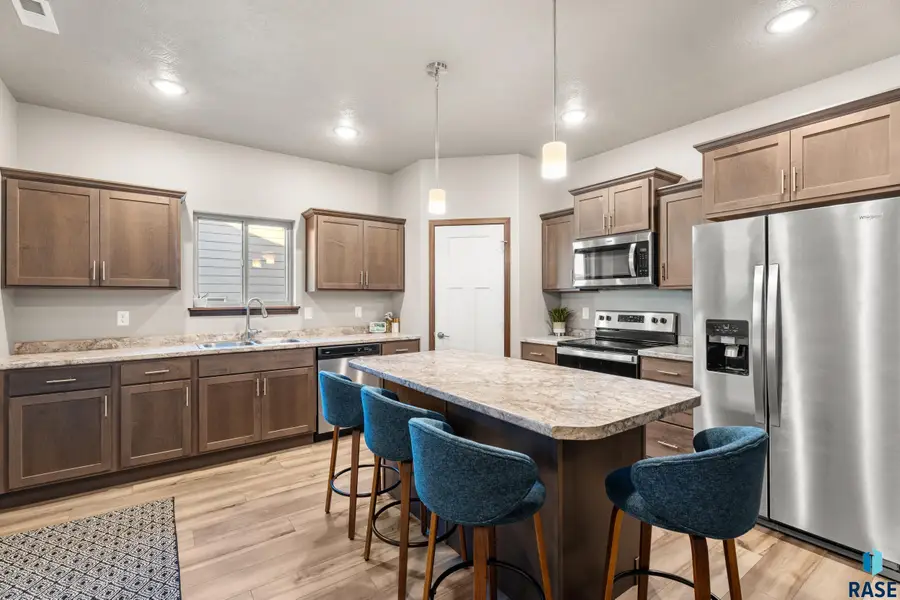 107 E Countryside Ave, Lennox, SD 57039 - #3