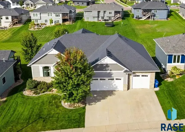 607 S Torrey Pine Ln, Sioux Falls, SD 57110