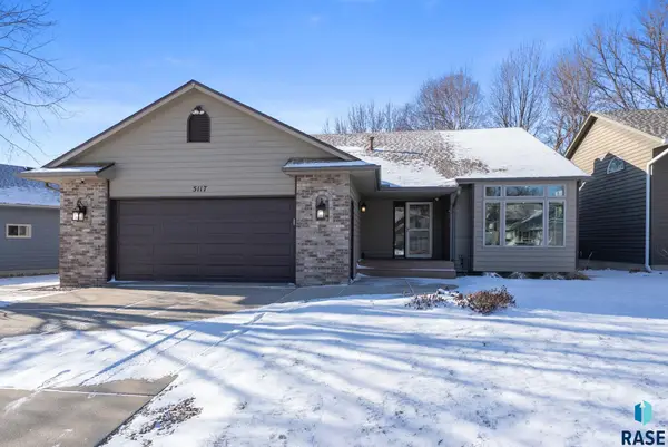 5117 E Blueridge Dr, Sioux Falls, SD 57110