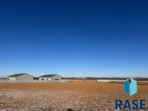 1916 N Walnut Ave, Brandon, SD 57005